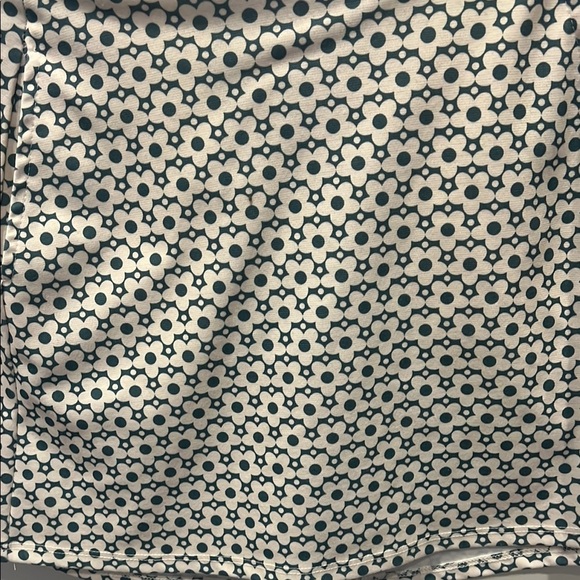 Chic  green and White Patterned  mini Skirt - Picture 2 of 5